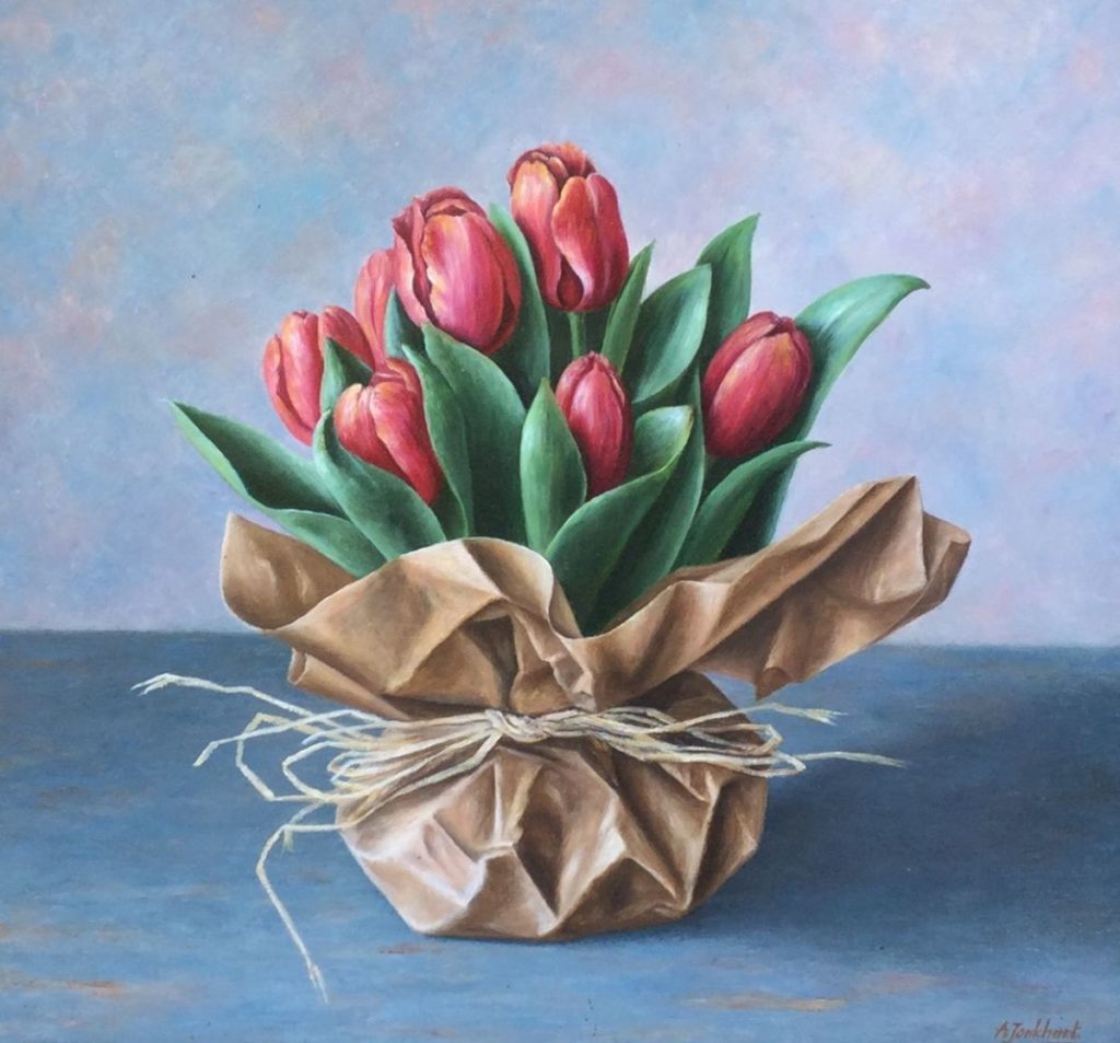 schilderijen te koop van kunstschilder, Annelies Jonkhart Rode tulpen in bollenzak olie op paneel, paneelmaat 30 x 32 cm rechtsonder gesigneerd, expositie, galerie wijdemeren breukeleveen